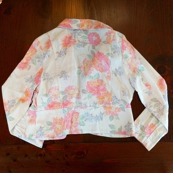 NWT, Old Navy, Size: M, white and pink flowered light jacket - Picture 2 of 4